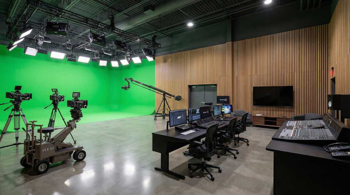 黄色仓库影视制作工作室